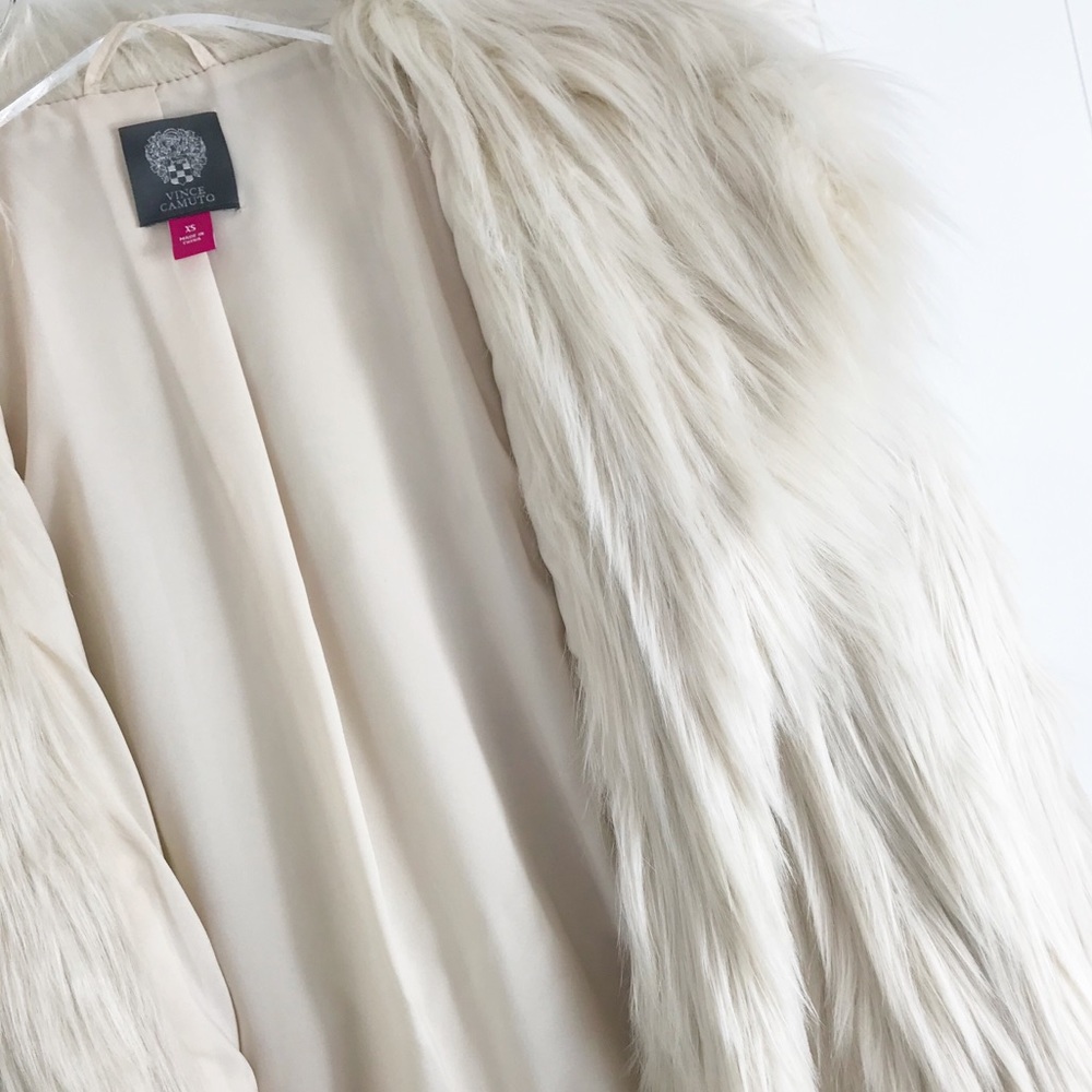 ❌SOLD❌VINCE CAMUTO Shaggy Faux Fox Fur Coat Jacket - Picture 6 of 16